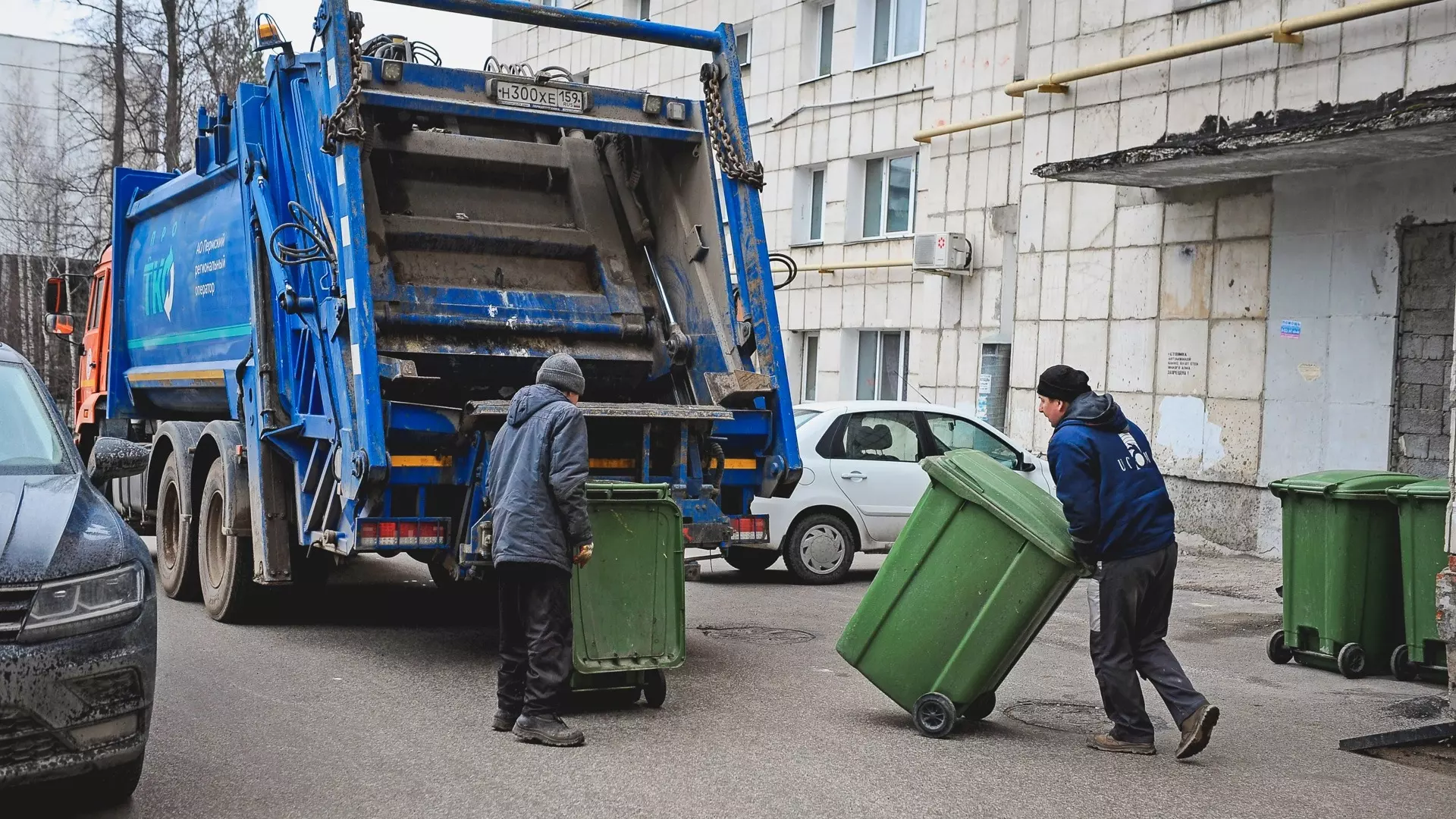 На праздниках в Белгороде будут привлекать дополнительную технику для уборки мусора