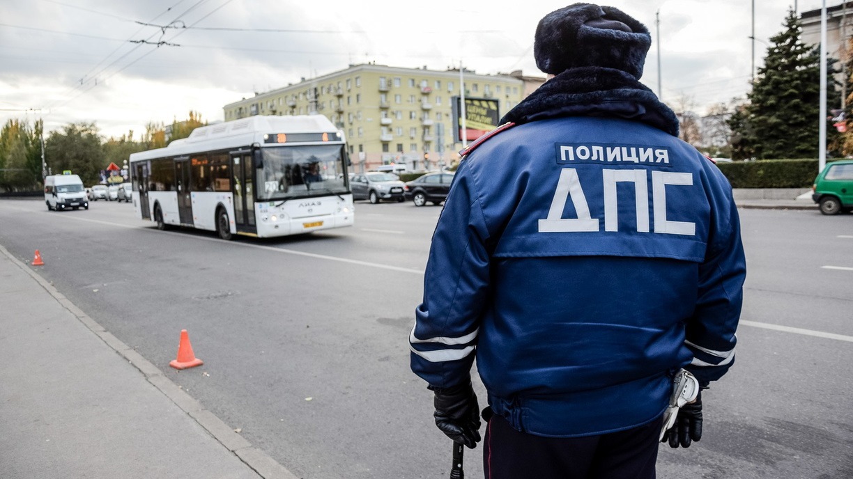 Белгородский полицейский получил крупную взятку за проезд транспорта с контрабандой
