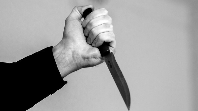 Белгородец извинился перед другом, которого ударил ножом в грудь