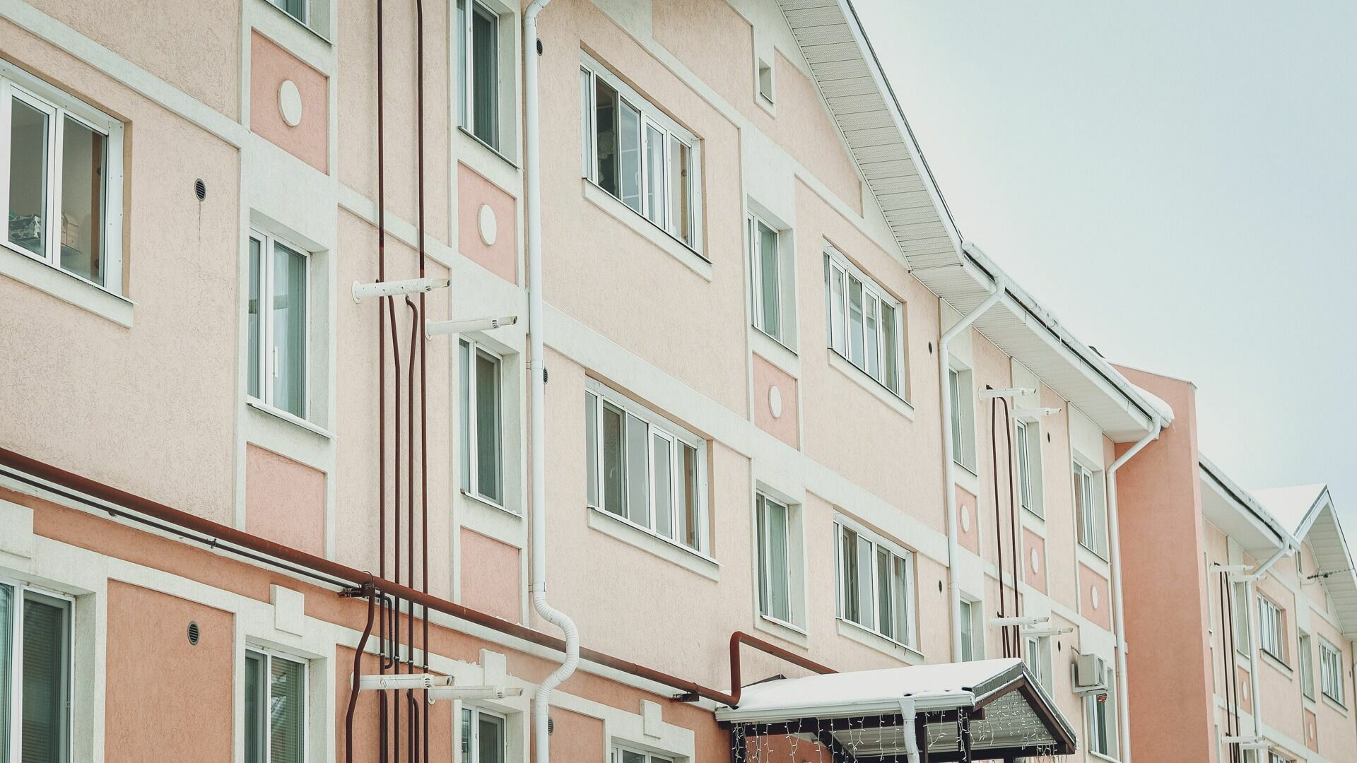 Порядка 200 многоквартирных домов отремонтируют в 2024 году в Белгородской области