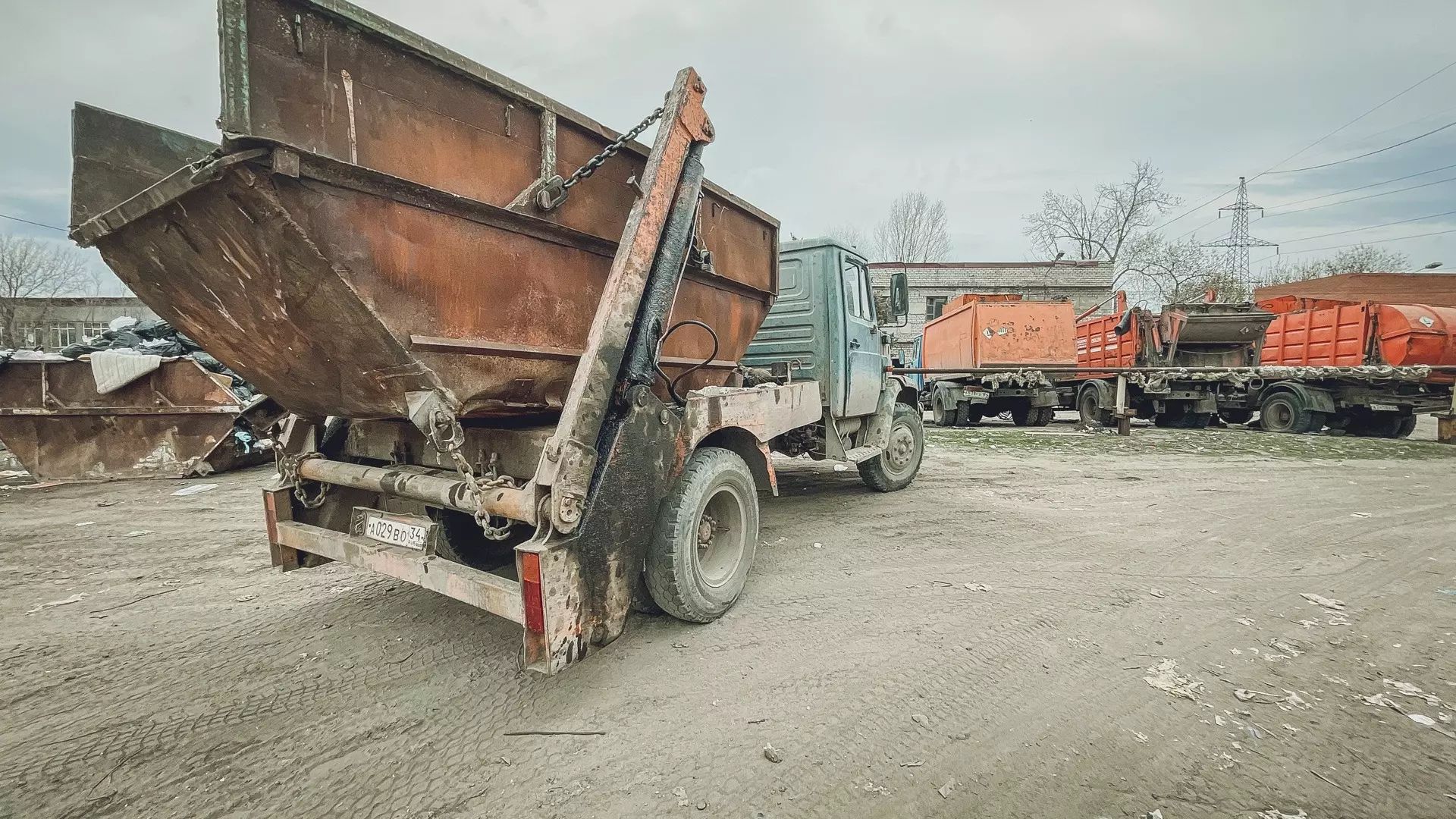 Губернатор пообещал решить вопрос с вывозом мусора на Щорса в Белгороде