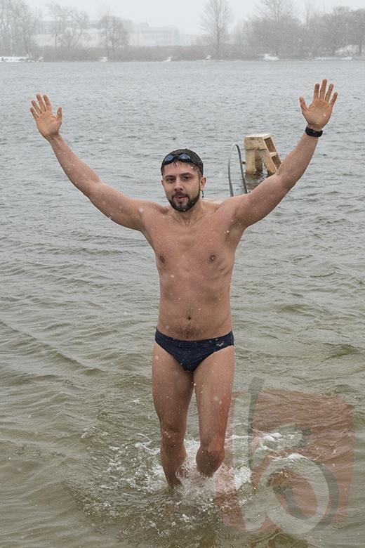 Заплыв «моржей» на 25 метров прошёл в Белгороде 