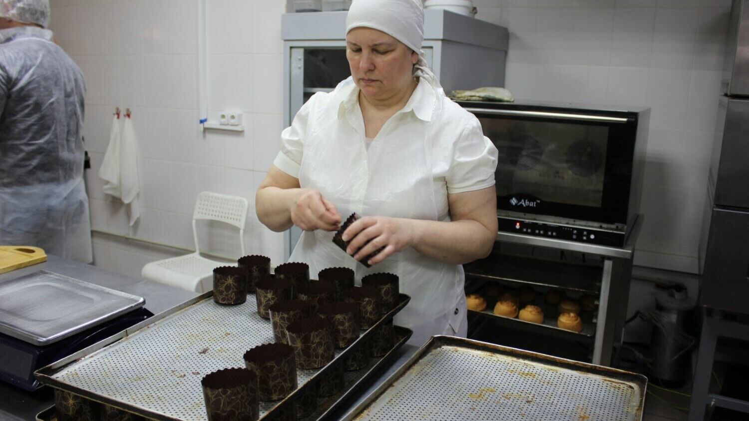 выпечка куличей в белгородской пекарне