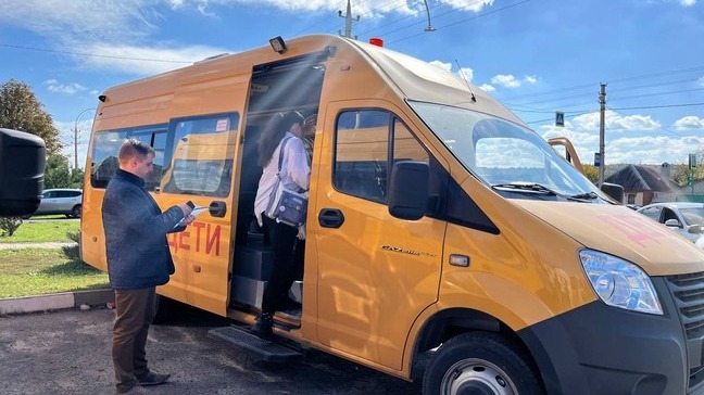 В Белгороде осталось нанять двух водителей школьных автобусов