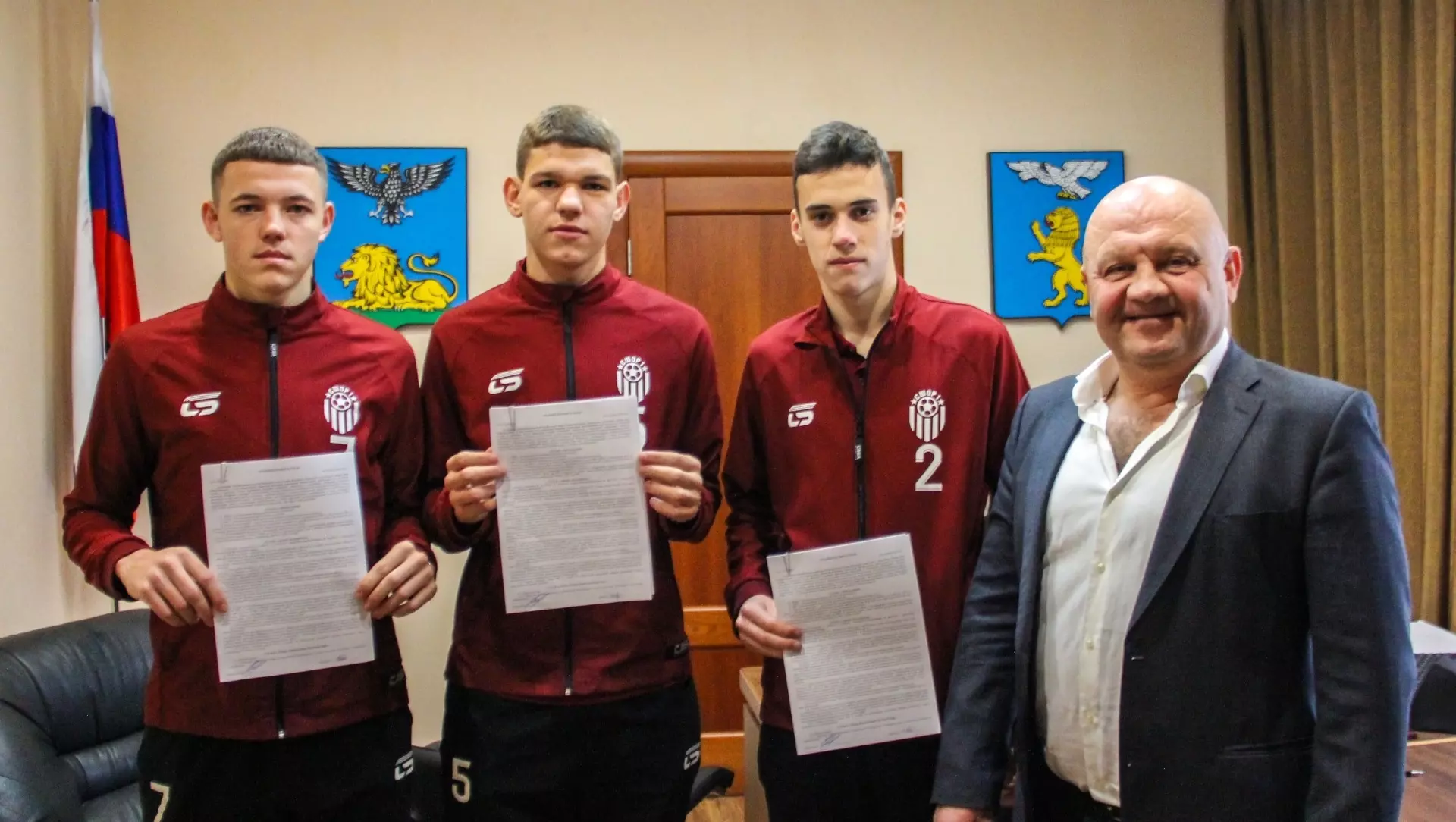 Белгородский «Салют» заключил контракты с тремя футболистами