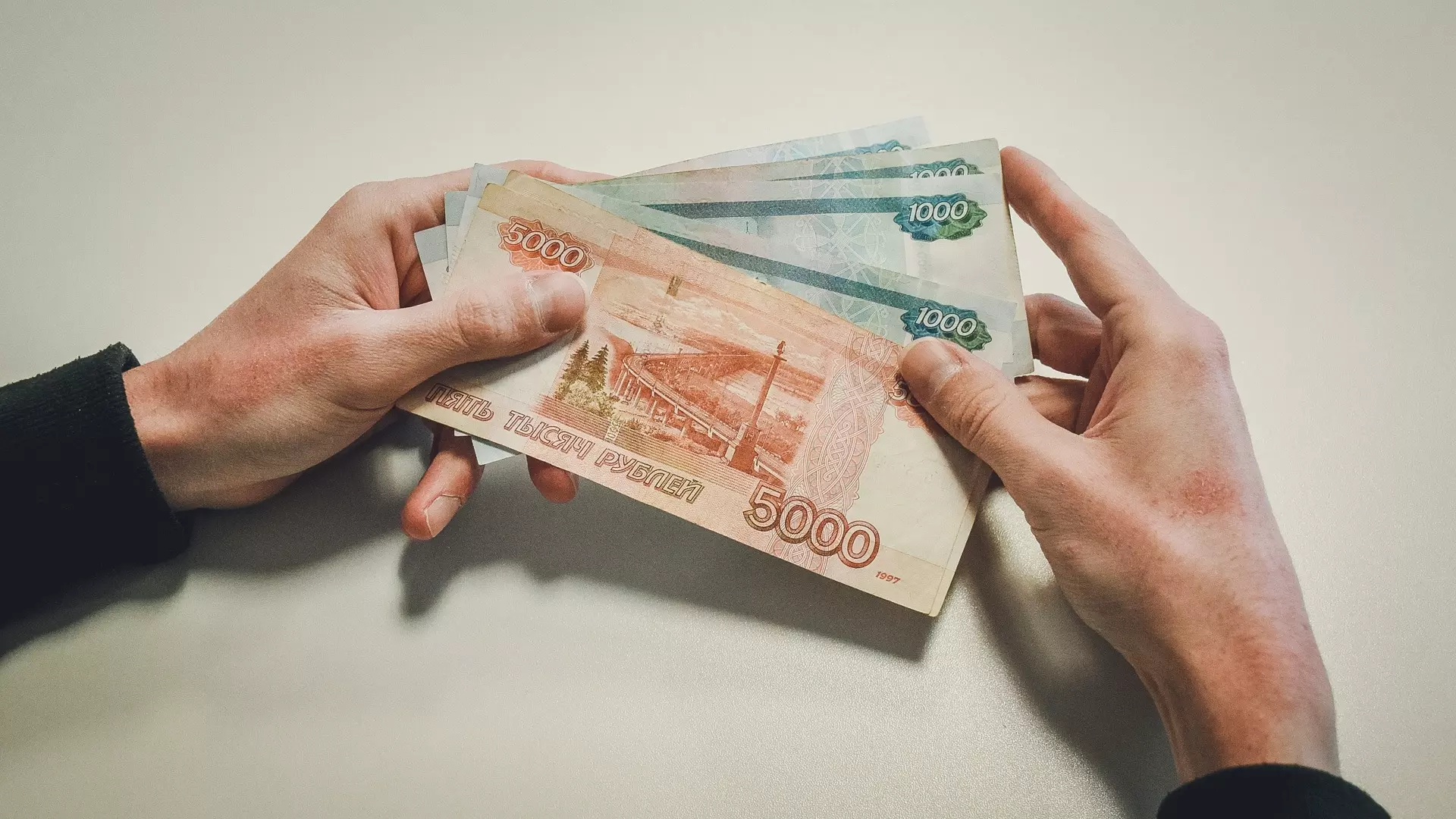 Задержанная в Белгороде чиновница могла получить взяток на 16 млн рублей