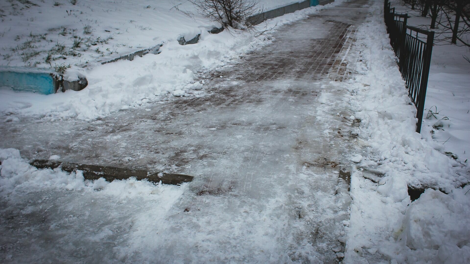 Гололёд и небольшой снег ожидают белгородцев 28 февраля