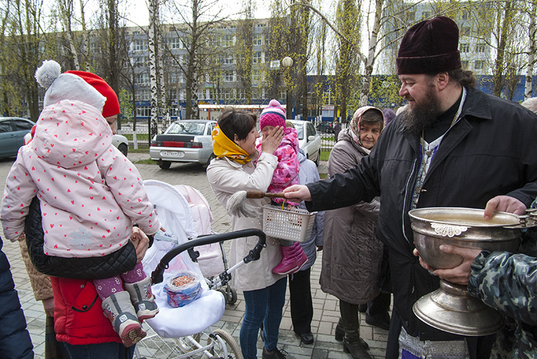 Православные белгородцы освятили куличи к светлому празднику Пасхи