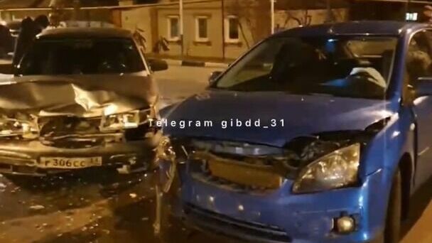Белгородка за рулём иномарки не пропустила встречное авто и спровоцировала ДТП