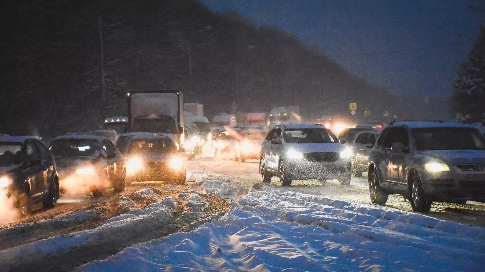Крупная авария с детьми произошла в день первого снега в Белгородской области