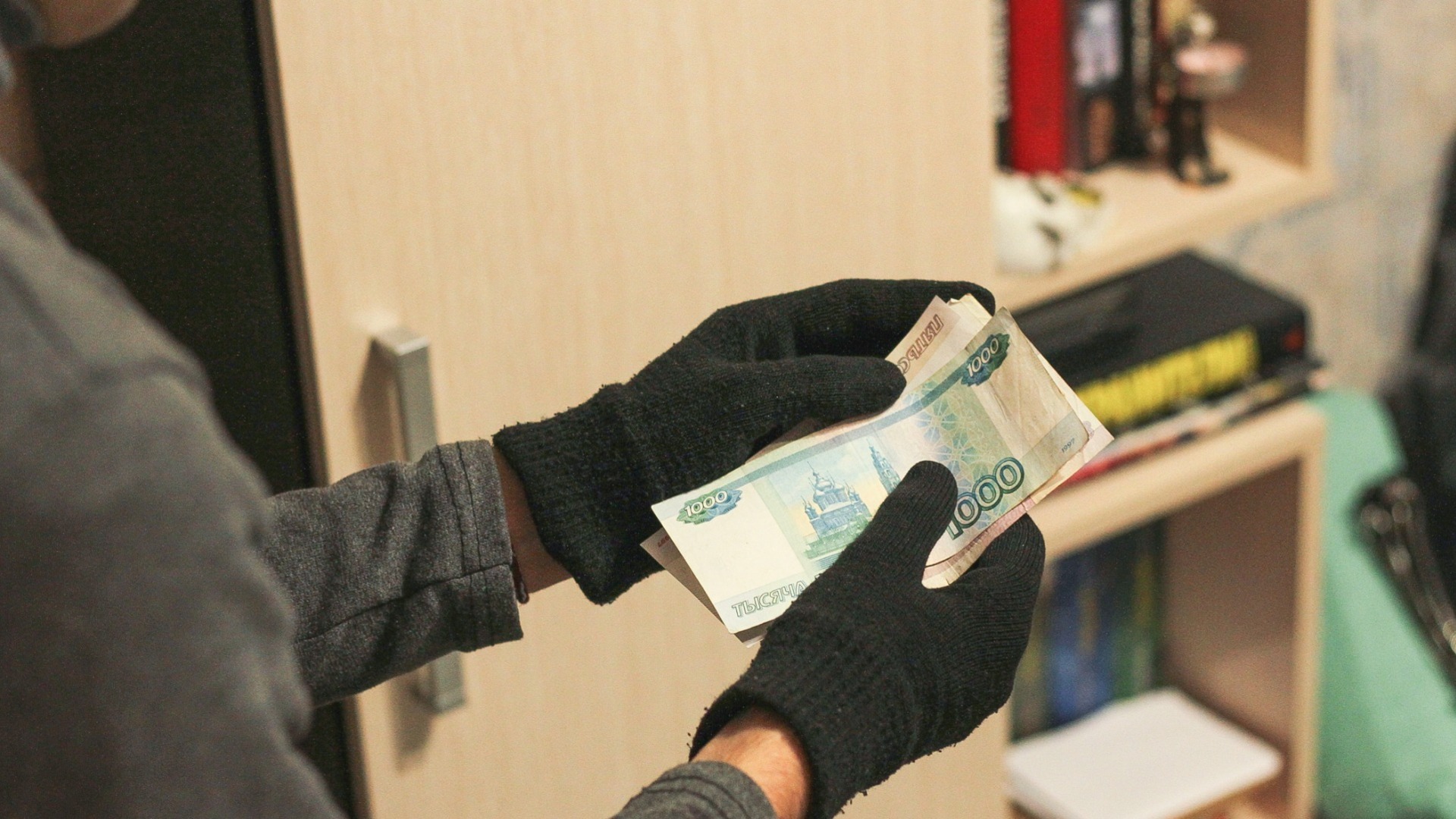 Напечатавшего 25 млн рублей белгородца подозревают в краже украшений и 620 евро