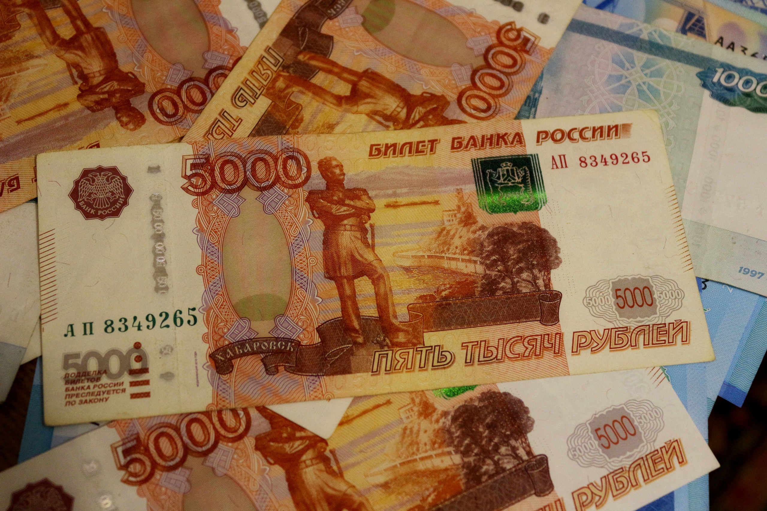 Компания в Белгородской области требует 100 тысяч рублей с Гарика Мартиросяна