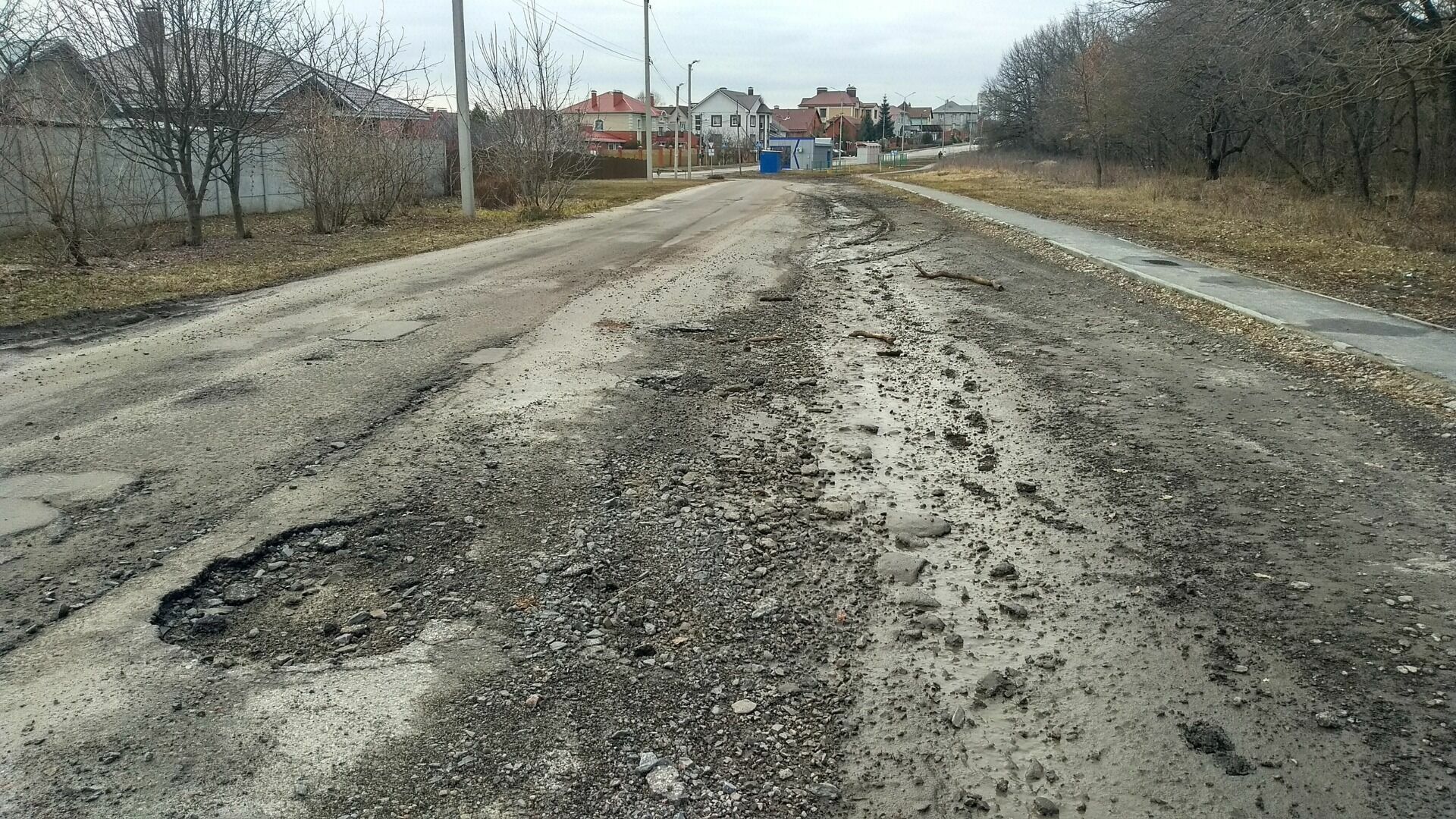 В Белгороде разваливается дорога к велолыжероллерной трассе «Олимпия»