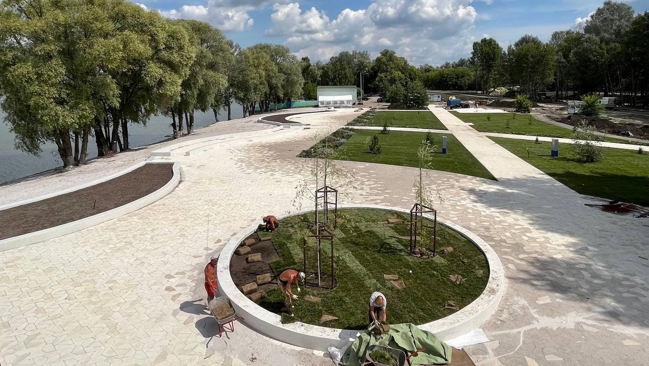 Строительство парка аттракционов и центрального пляжа Белгорода подходит к концу