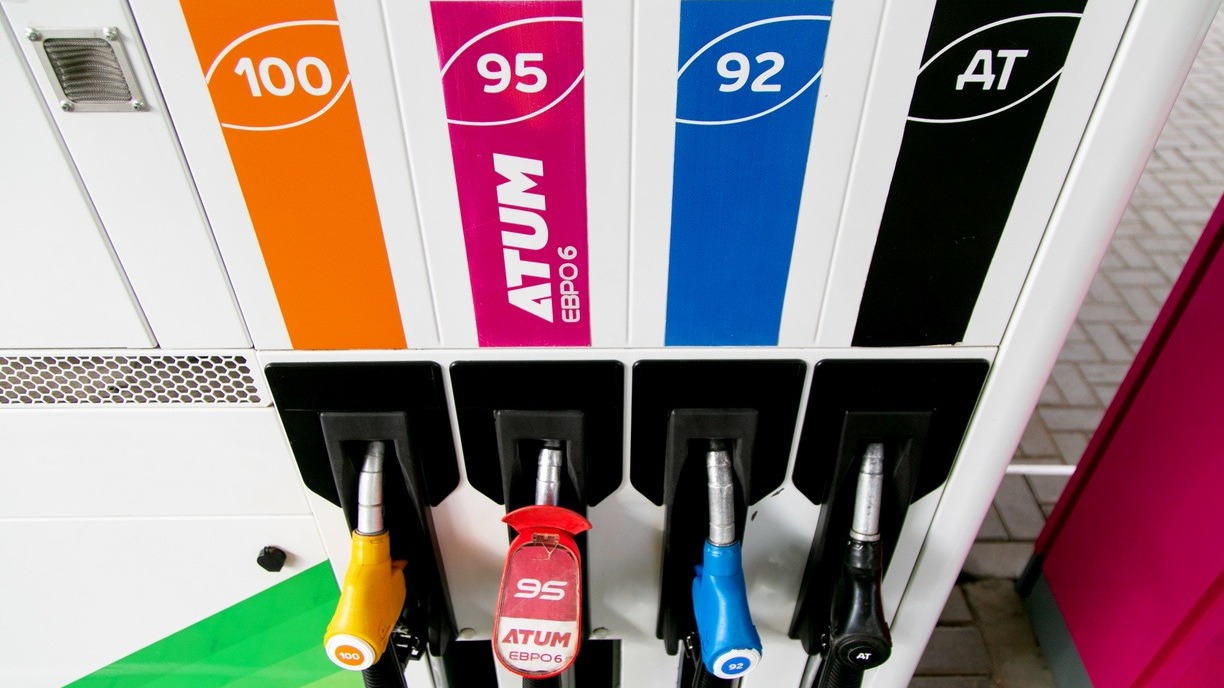 В Белгородской области бензин стоит на 1,19 рубля дороже, чем в Курской