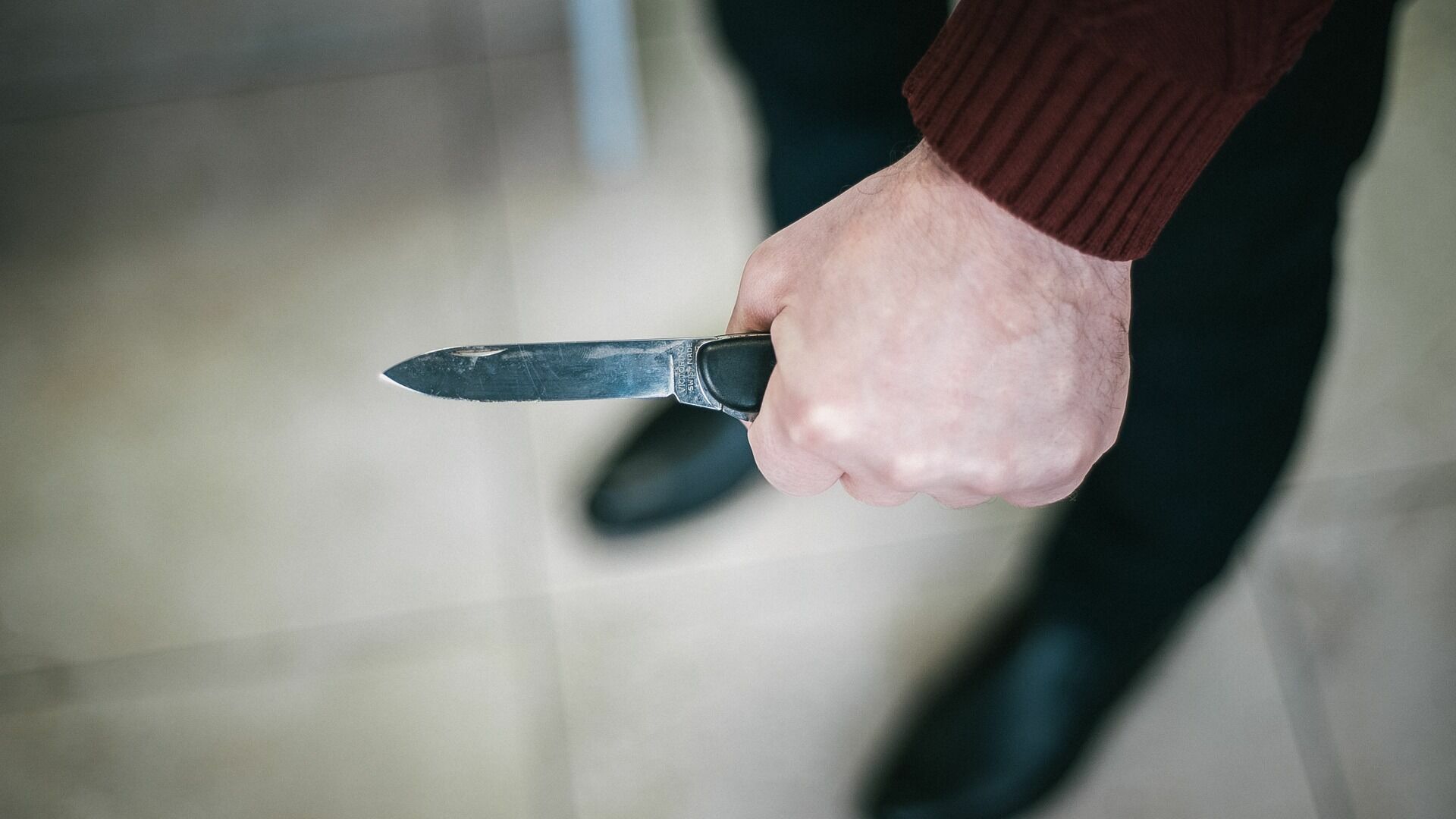 Пьяный белгородец с ножом преследовал незнакомку и угрожал её убить