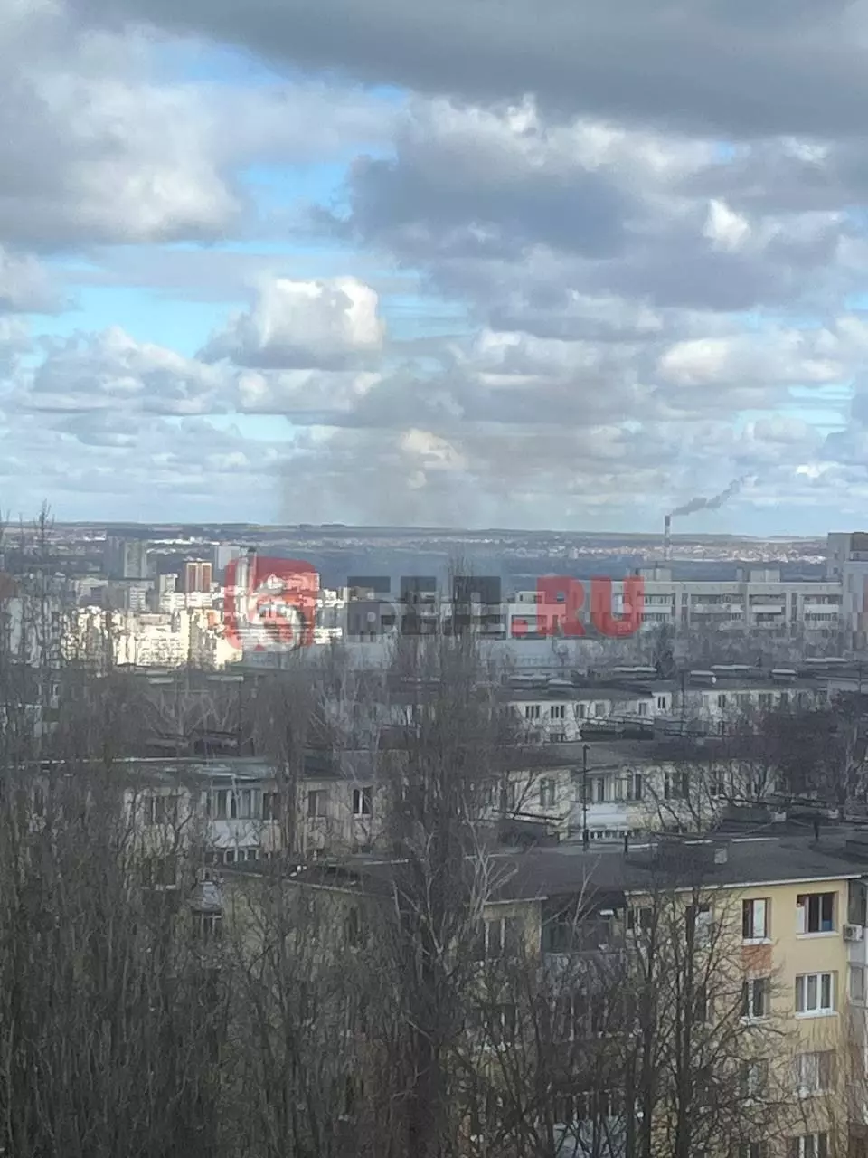 Дым от пожара на Железнодорожной в Белгороде