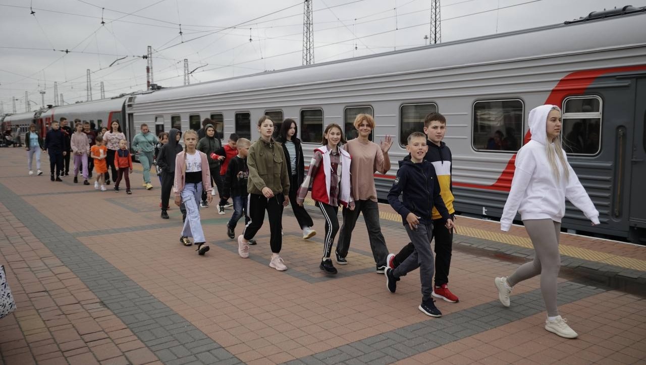 Порядка 600 юных белгородцев отправились на летний отдых в Крым