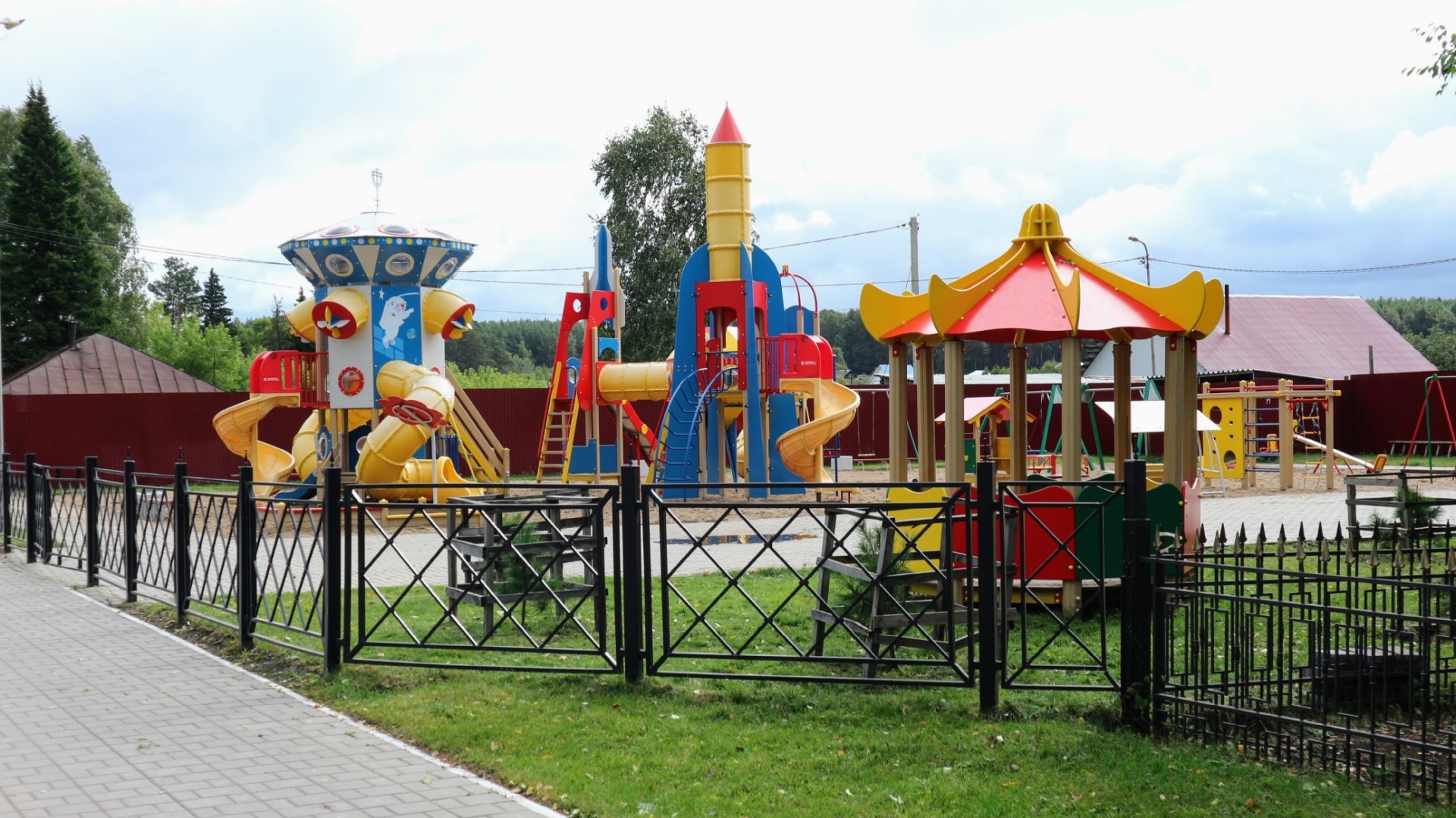 Детскую площадку в парке Победы в Белгороде отремонтируют почти за 3 млн рублей