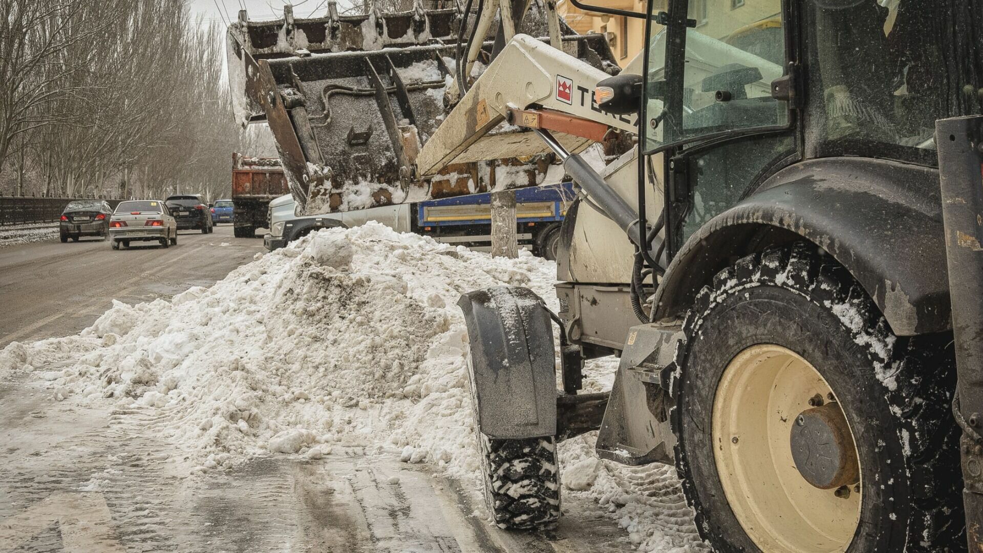 Гладков высказался о нехватке водителей снегоуборочной техники в Белгородской области
