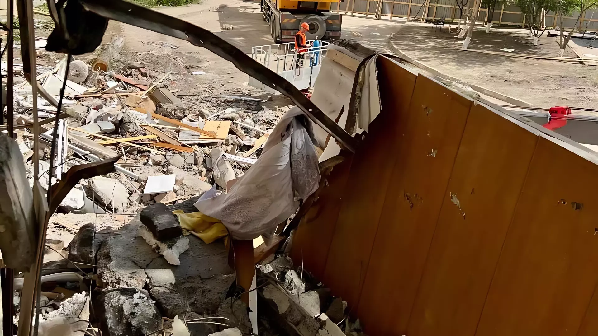 Разрушения в доме на улице Щорса в Белгороде