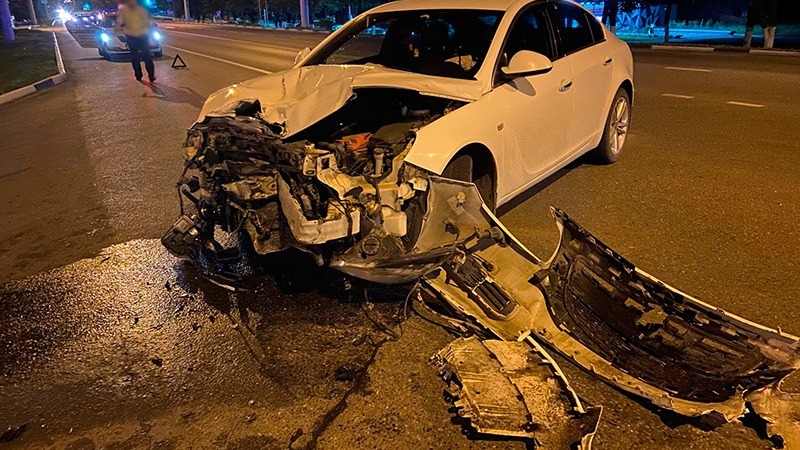 Четыре водителя, пешеход и три пассажира пострадали в ДТП на белгородских дорогах