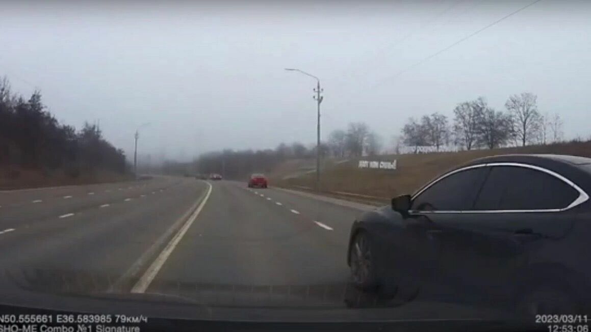 В Белгороде полиция нашла водителя иномарки с чёрными стёклами