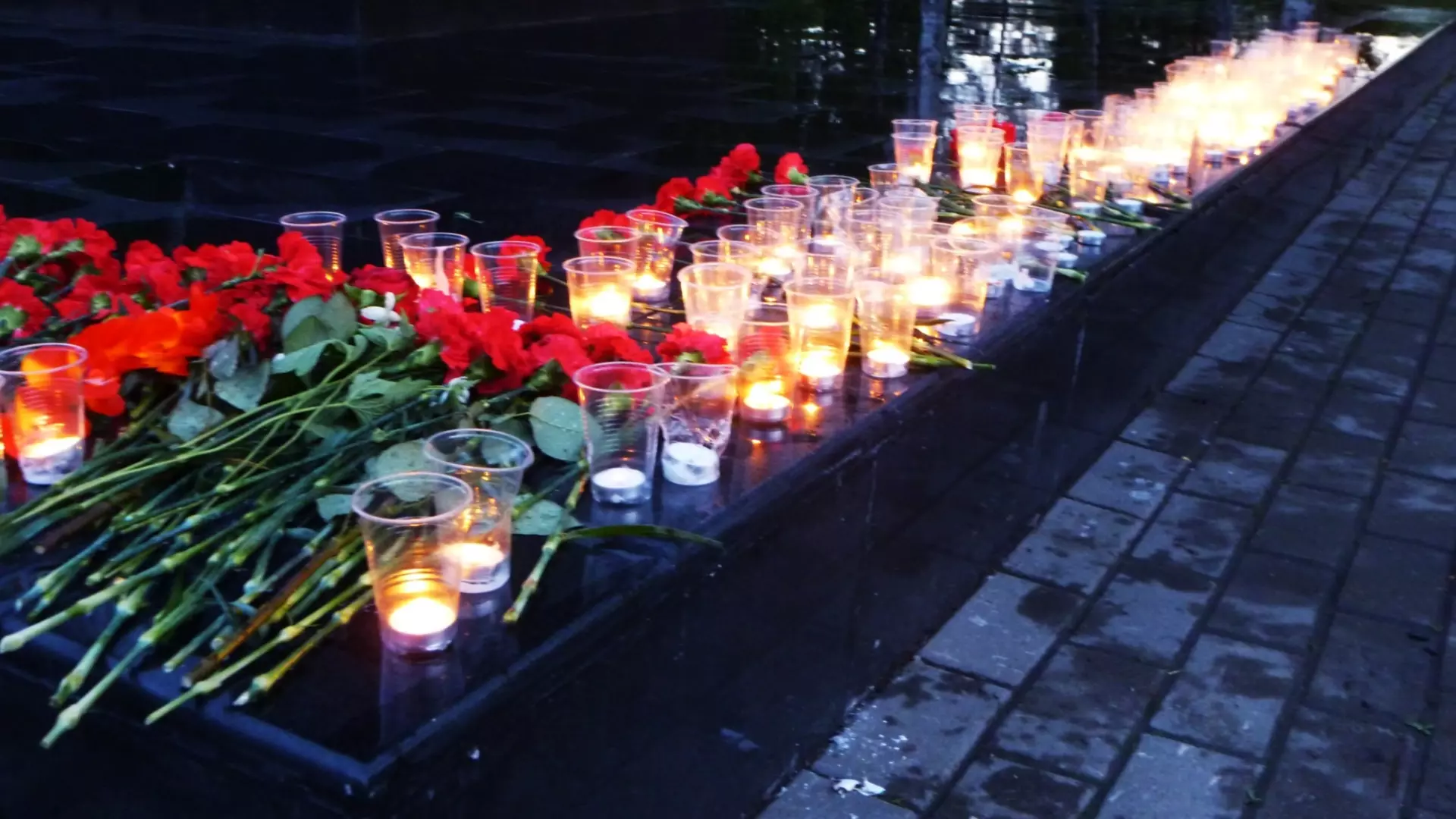 «Парту Героя» и мемориальную доску открыли в школах в честь погибших белгородцев