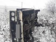 В Белгородской области водителя доставили в больницу после опрокидывания автомобиля
