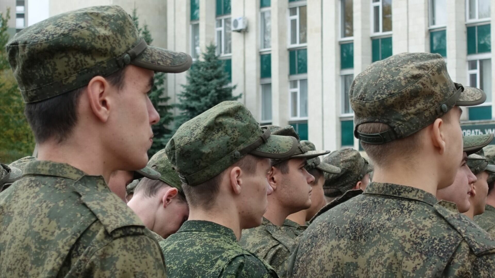 В Белгородской области начали шить маскхалаты для военных
