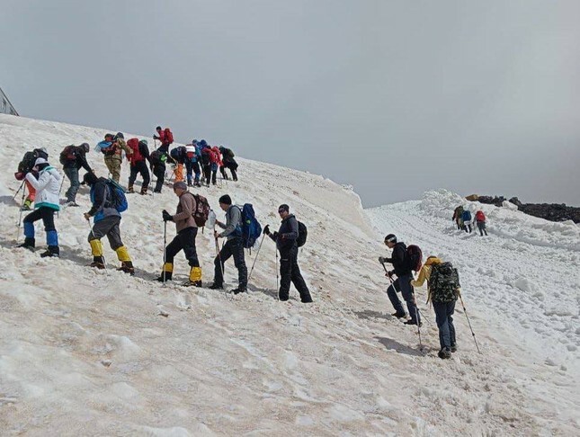 35 белгородских спортсменов добрались до вершины Эльбруса