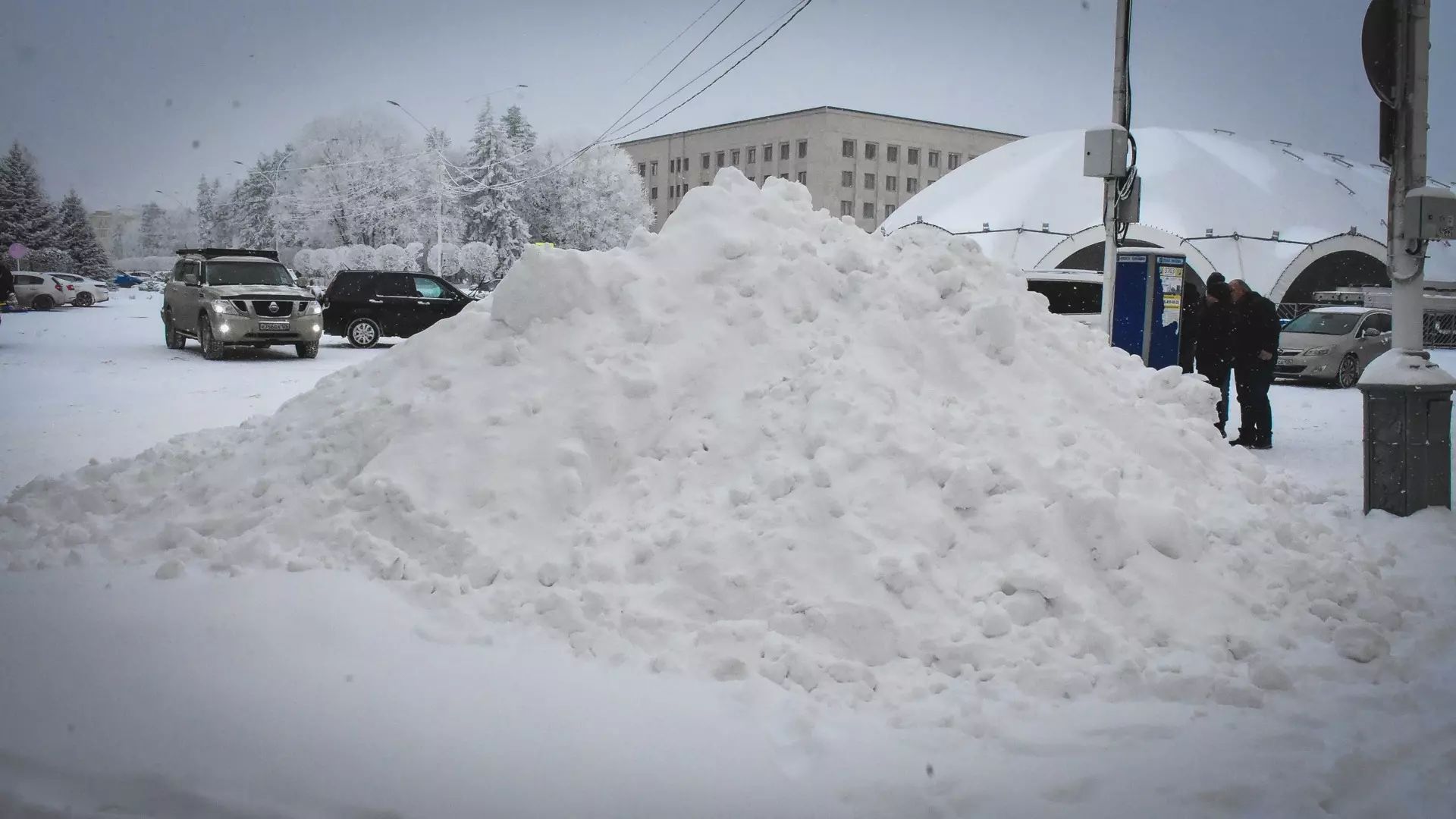 Белгородка пожаловалась на засыпанную песком снежную горку