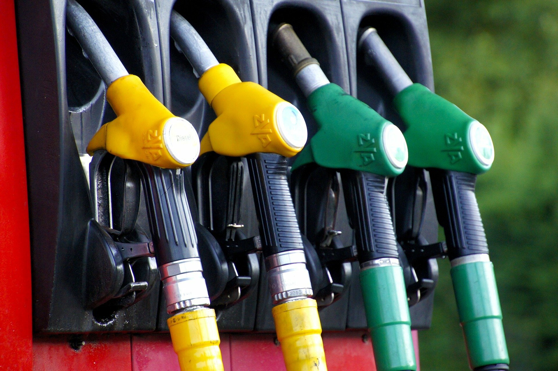 К концу 2019 года цены на бензин и дизель упадут