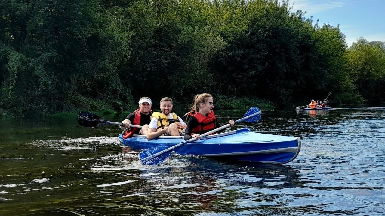 Стойленский ГОК организовал для сотрудников сплав по реке Оскол