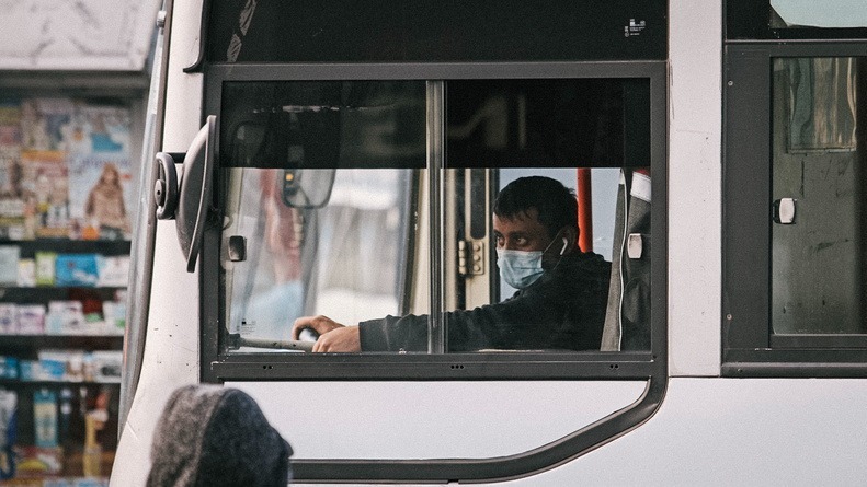 Жители Крейды в Белгороде пожаловались Гладкову на переполненные автобусы
