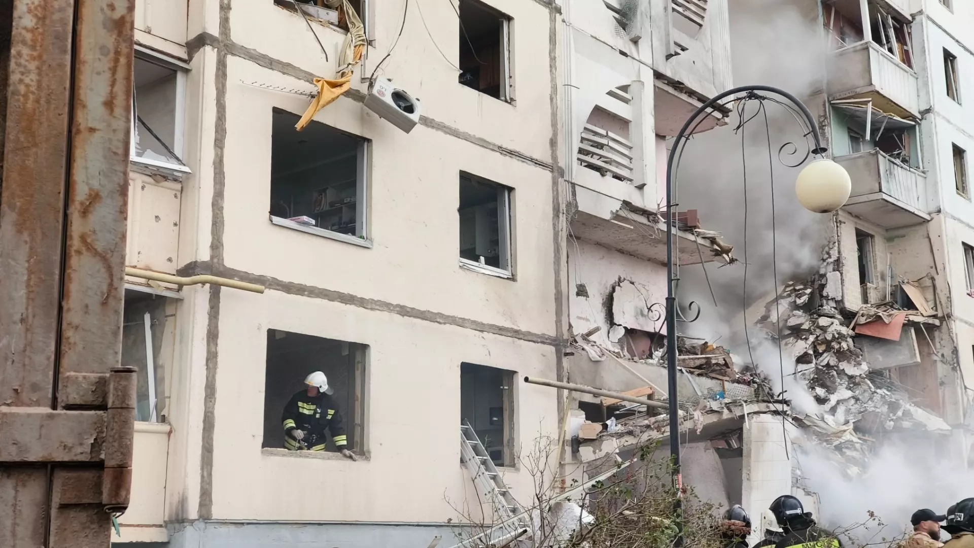 Под завалами подъезда дома в Белгороде погибли 15 человек