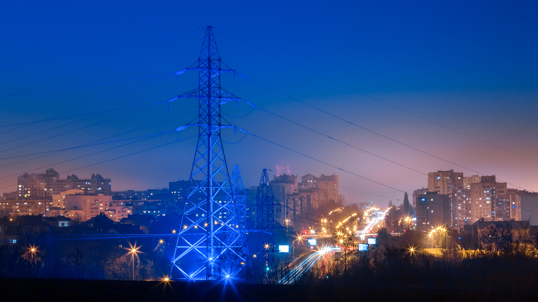 Энергетики выполнили праздничную подсветку высоковольтных опор ЛЭП в Белгороде