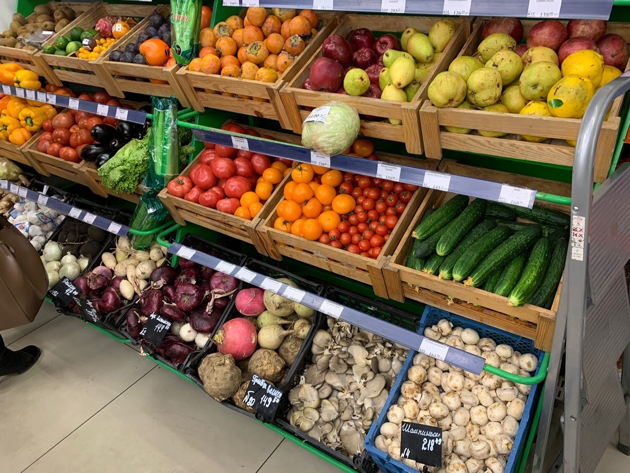 Овощи и фрукты в ЛНР