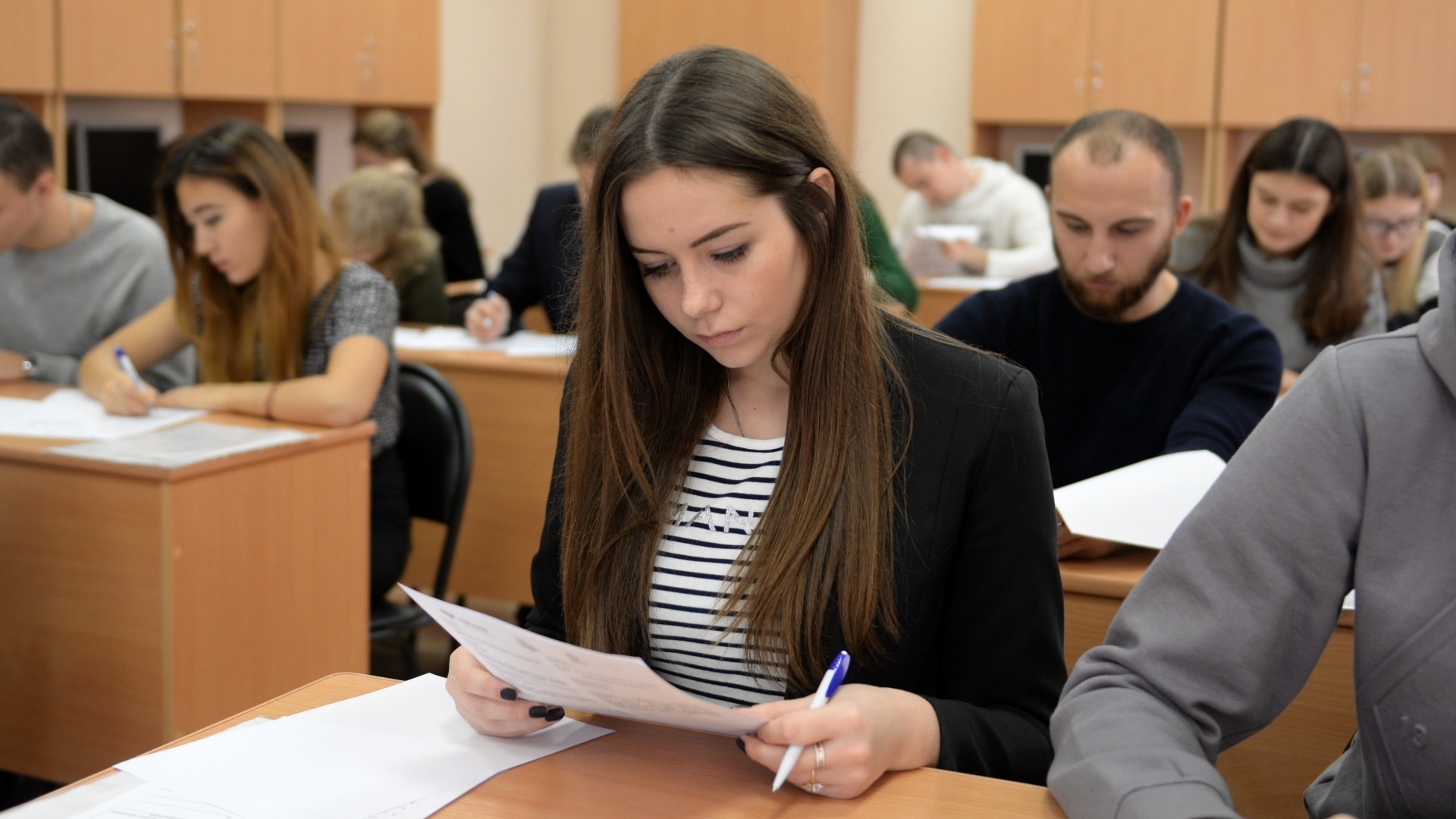 В Белгородской области 28 выпускников сдали ЕГЭ по русскому языку на 100 баллов