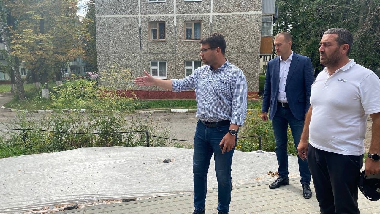 Благоустройство дворов на Железнякова не понравилось мэру Белгорода