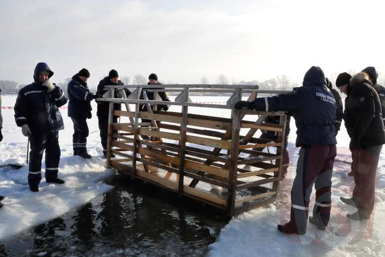 83 места для купания в проруби на Крещение оборудовали в Белгородской области