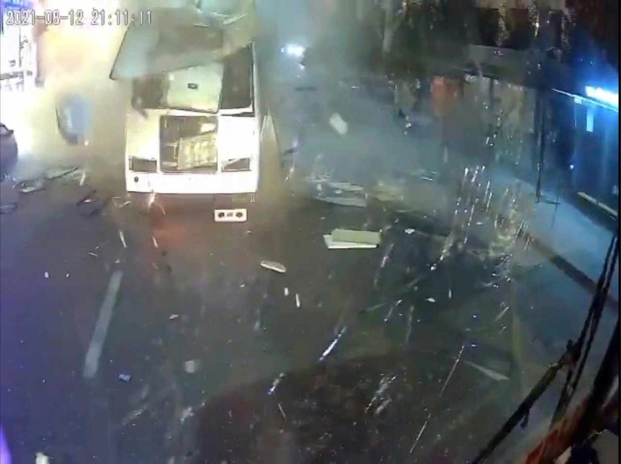 В Воронеже взорвался автобус с пассажирами внутри
