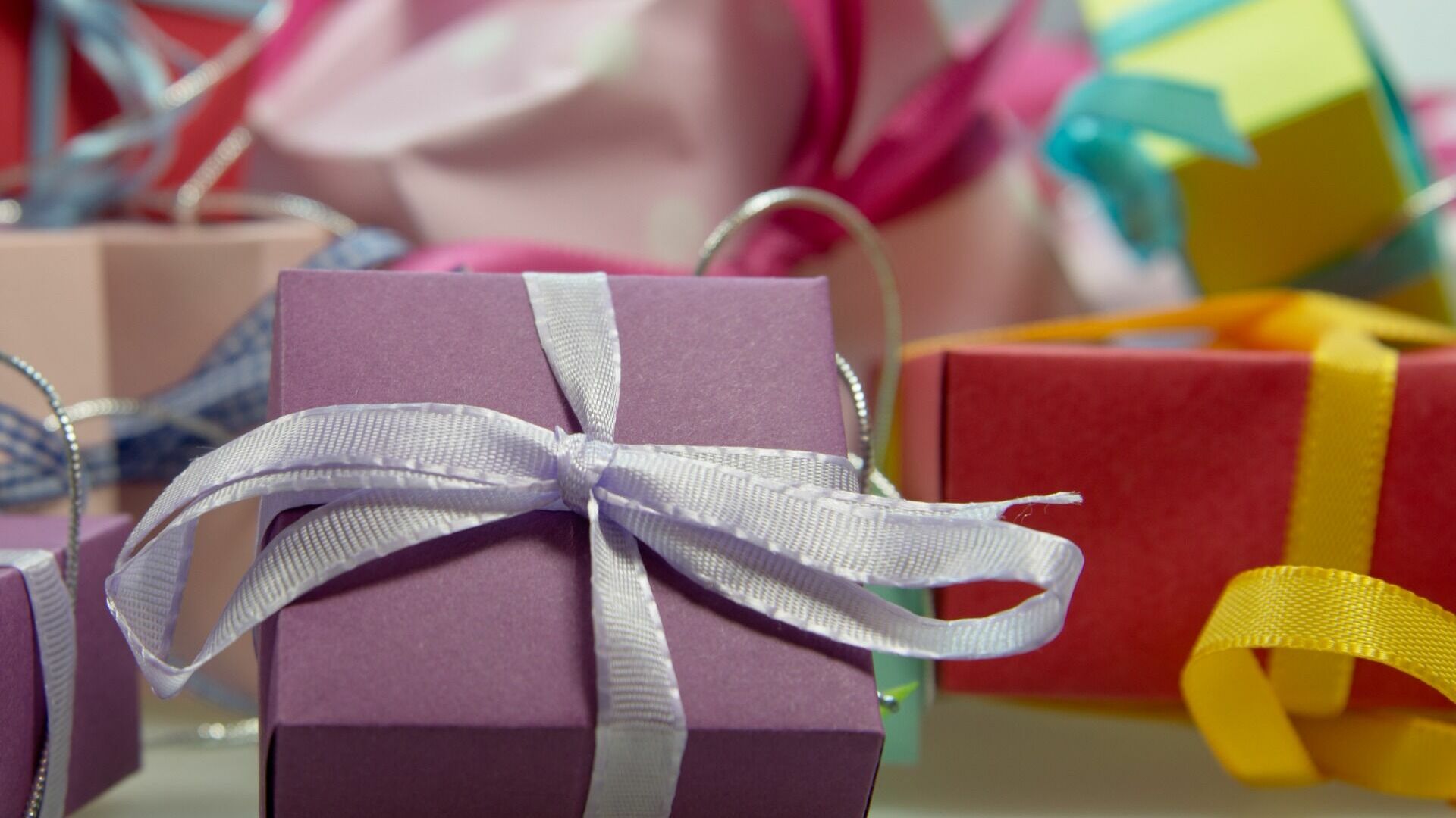 Родители не оценили «надутые» подарки для детей на празднике в Белгороде