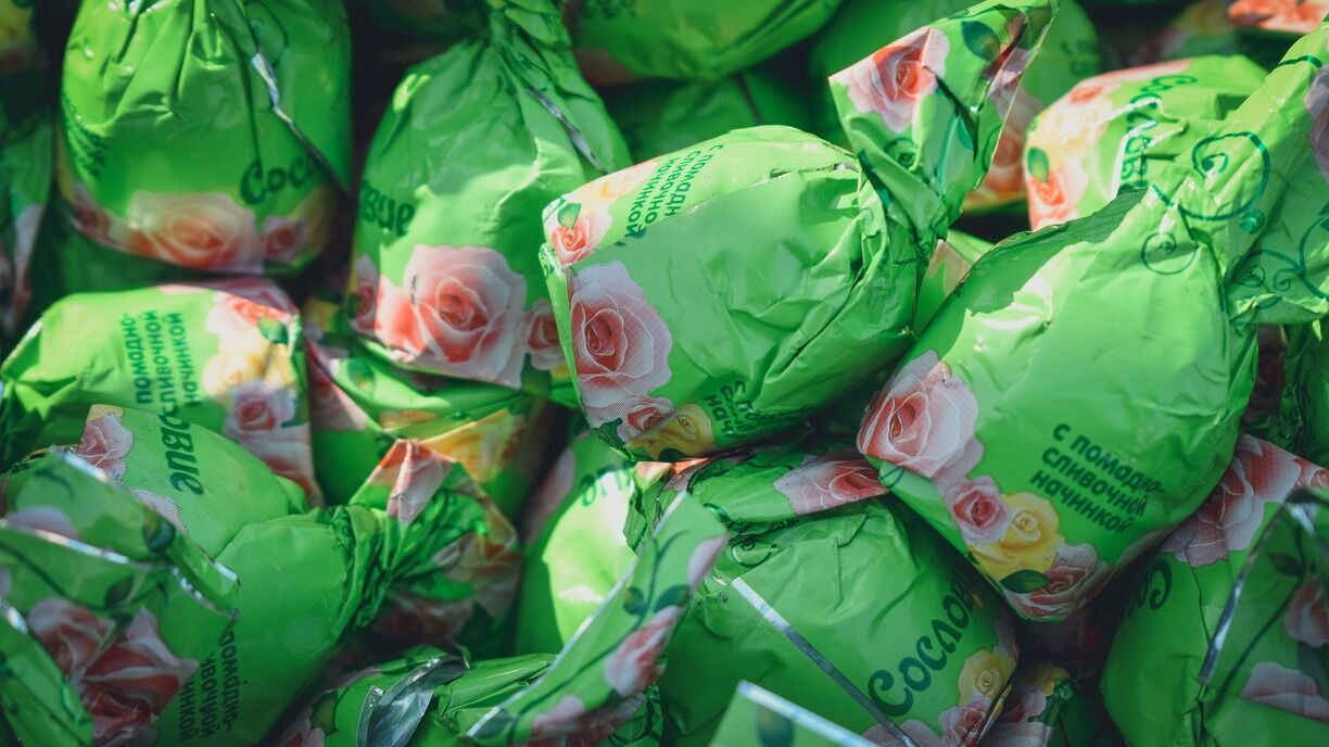 Белгородским детям на Новый год подарят почти по 2 кг сладостей