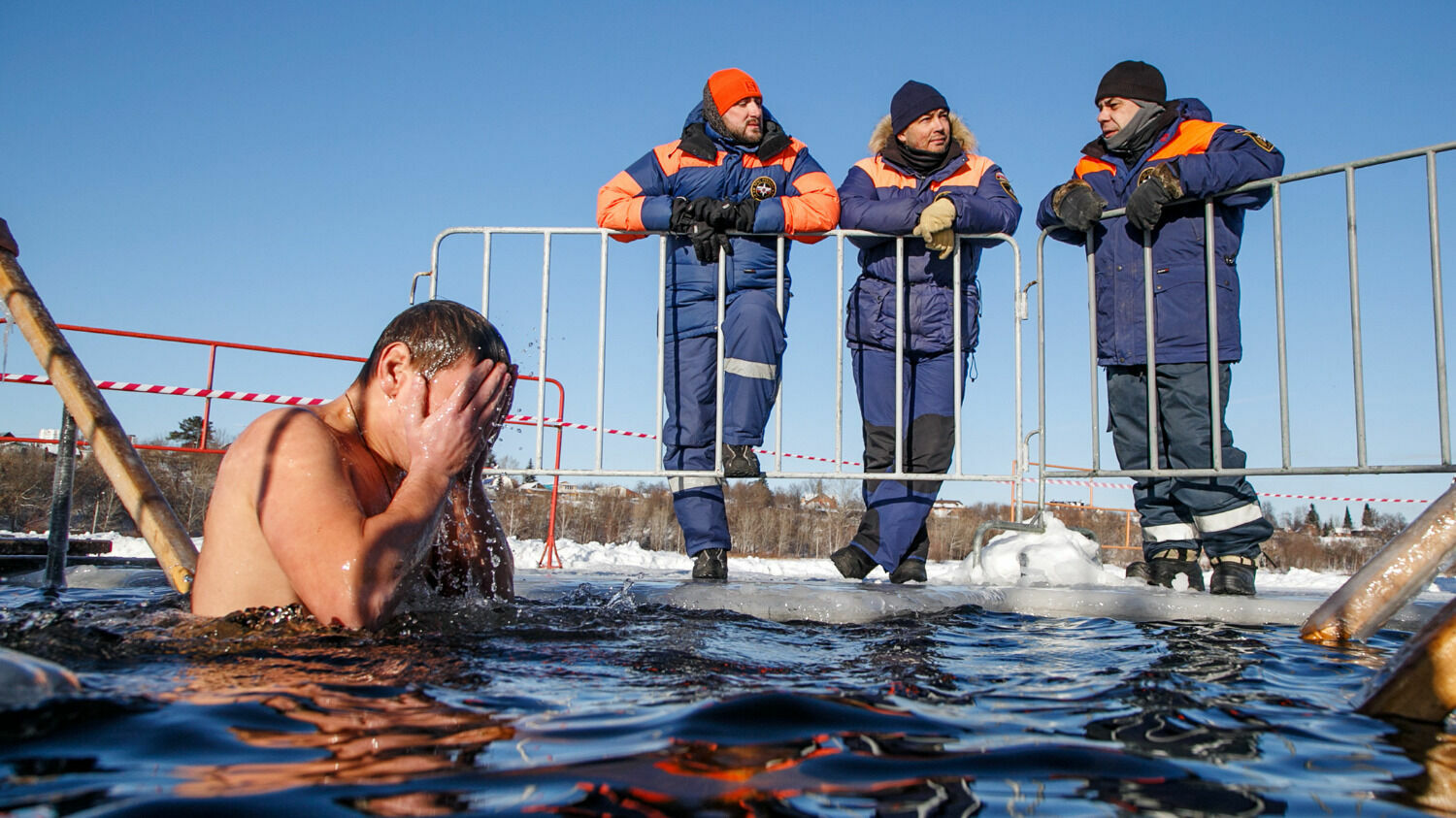 Проруби на Крещение в Белгороде: правила купания и меры безопасности