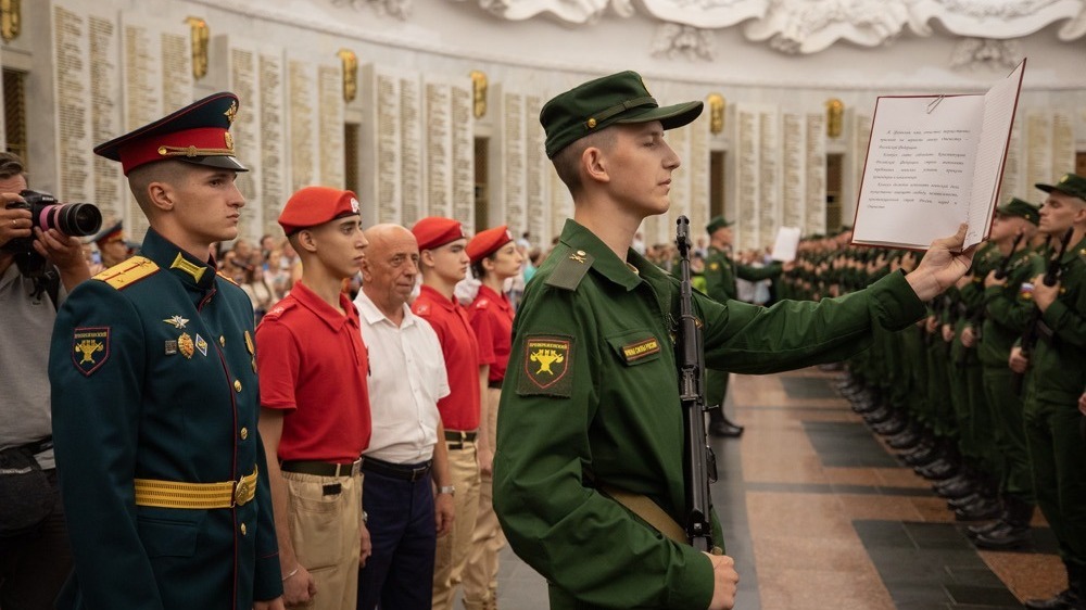 Белгородские новобранцы Преображенского полка приняли присягу в Москве