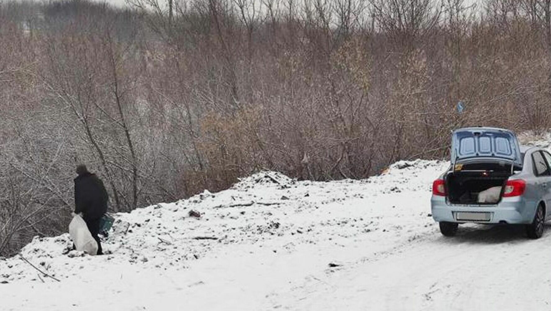 Белгородца нашли и оштрафовали по фото за выброшенный на обочину из авто мусор