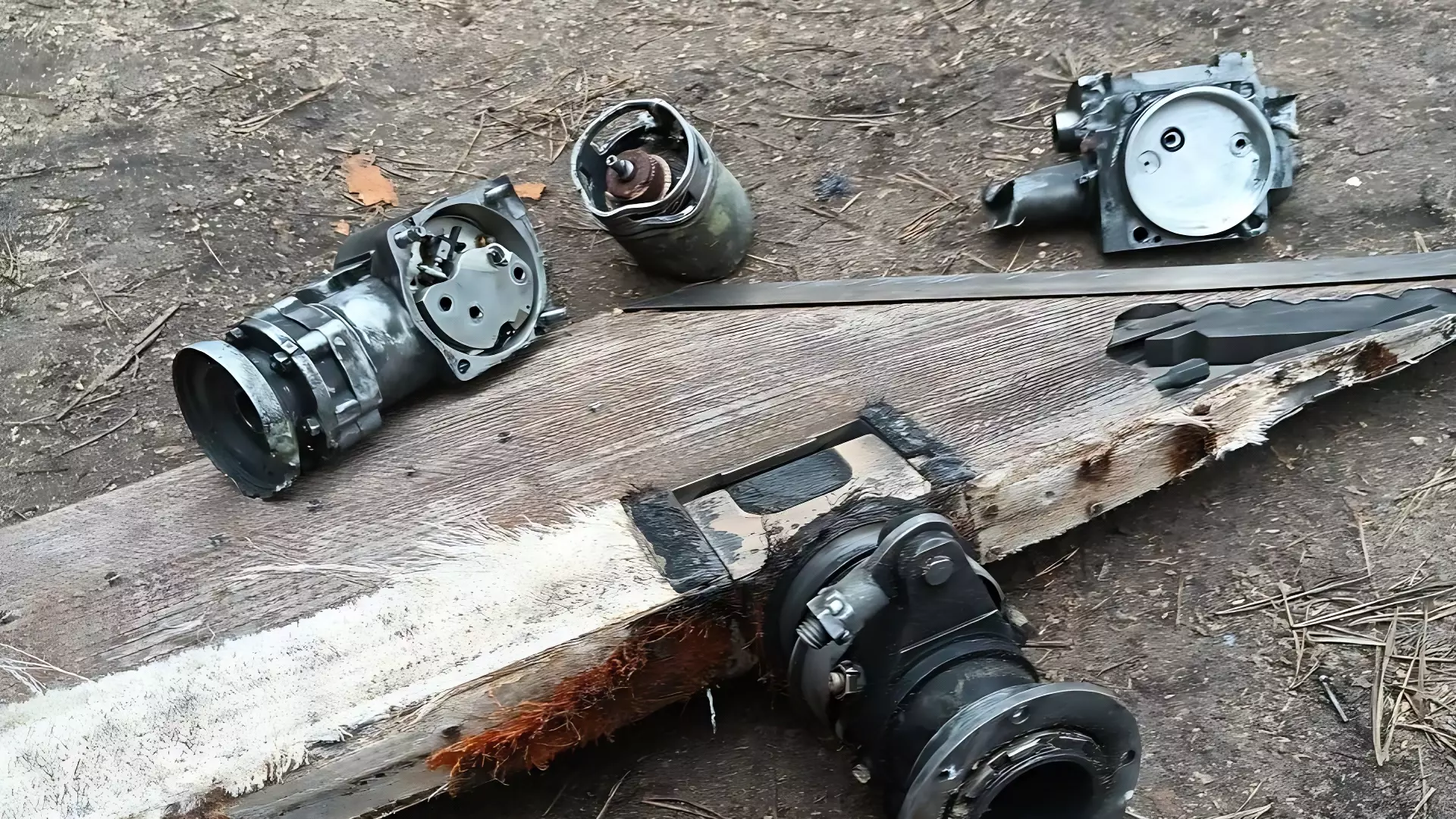 Белгородцы находят обломки сбитых боеприпасов после новых взрывов над городом