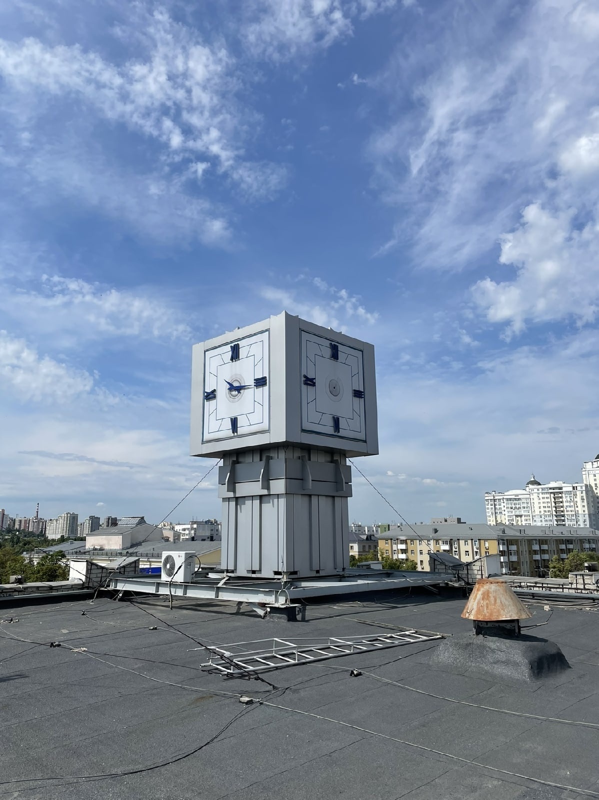 Часы с обновлённым механизмом на здании Белгородстата пробно запустят 22 июня