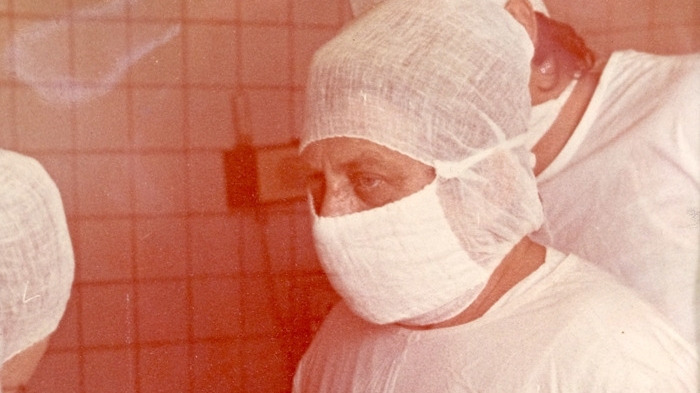 «Владимир Чайка лично провел тысячи гинекологических операций и передал свой опыт тысячам врачей»